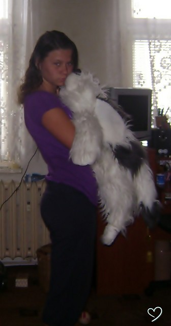z pieskiem ; **