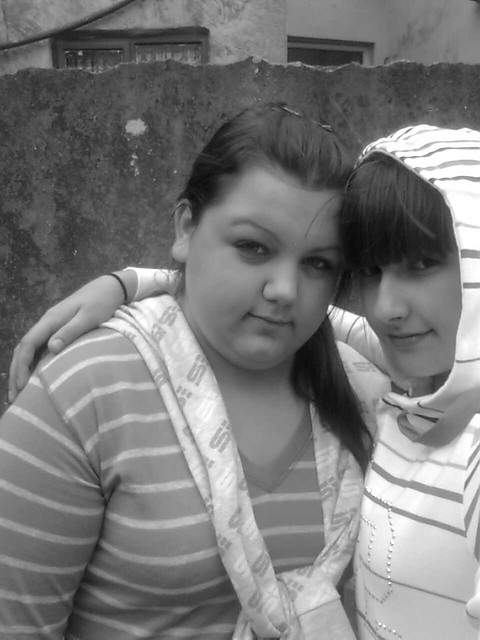 2 downy=))