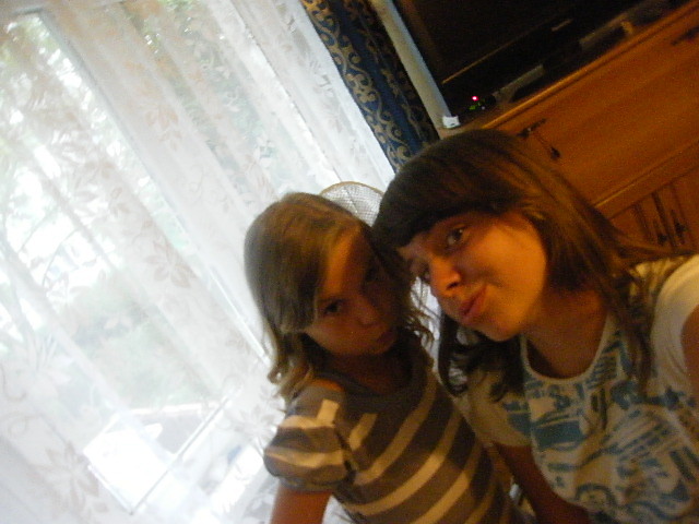 tiaaa...   mY ? jasnE