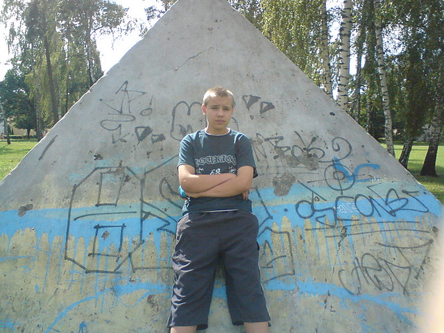 Przy piramidzie w parku.... xD