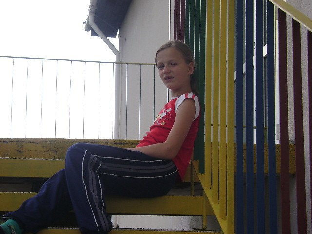 Siedz sobie na schodach:):)