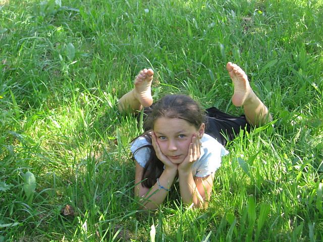 Na trawce za domem ;)