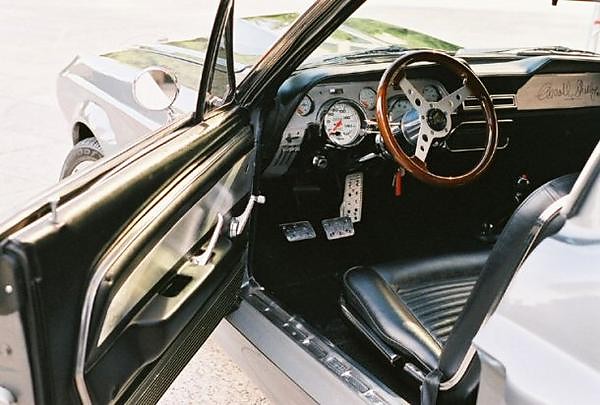 FORD MUSTANG GT