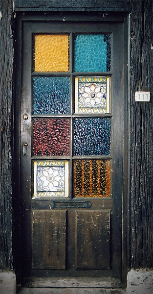 tru colorful door U're watchin'
