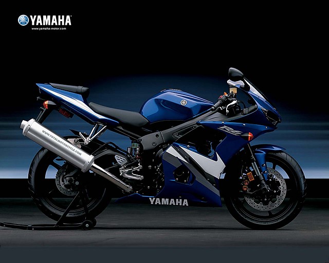 YAMAHA R6