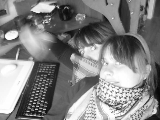 Dzieci w arafatkach oO