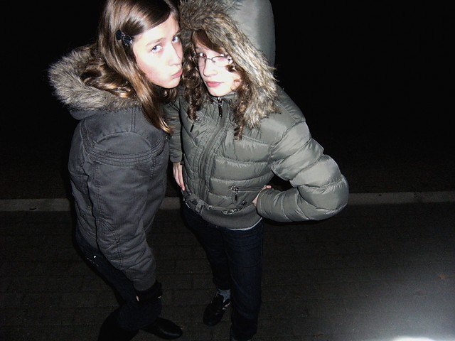 z sis. < 3