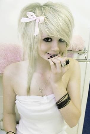 Emo, Emo