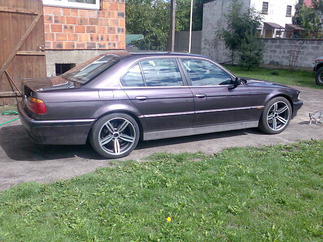 BMW 740 [E-38]