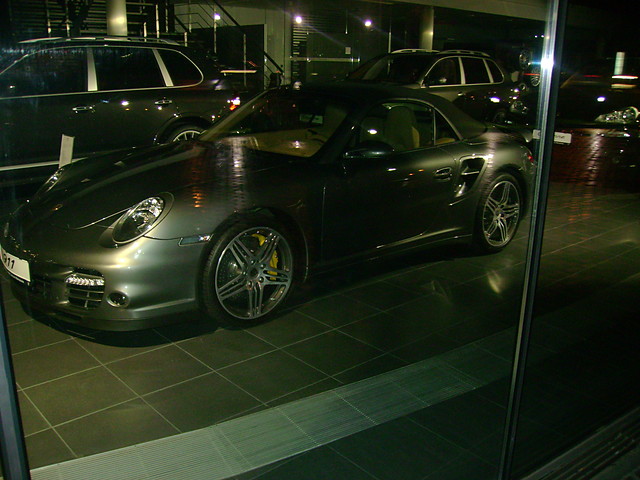 Salon Porsche w warszawie ;]