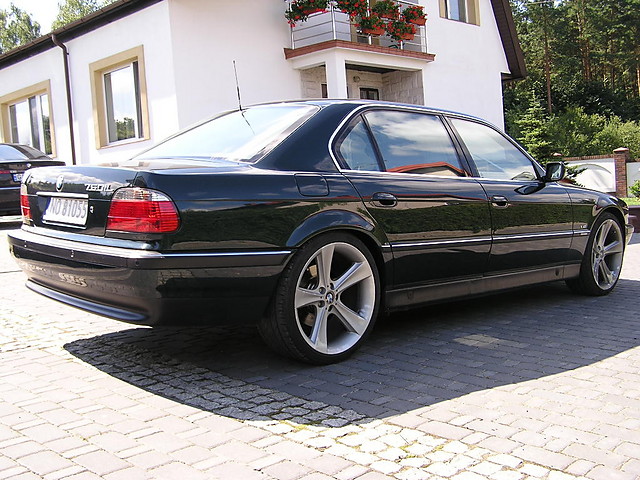 BMW 750 V12 [E-38] 