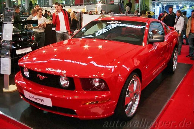 FORD MUSTANG