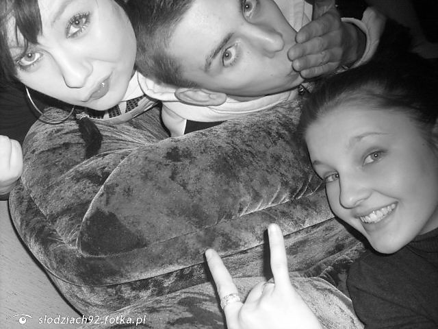 Z nimi ;** 