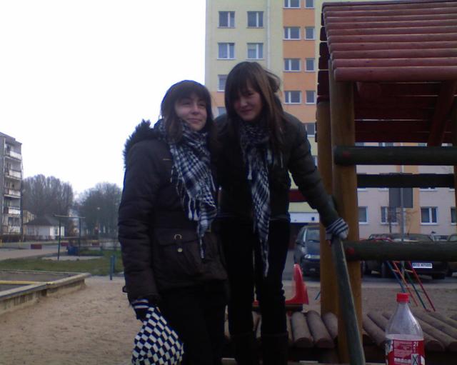 z  Moj < 3