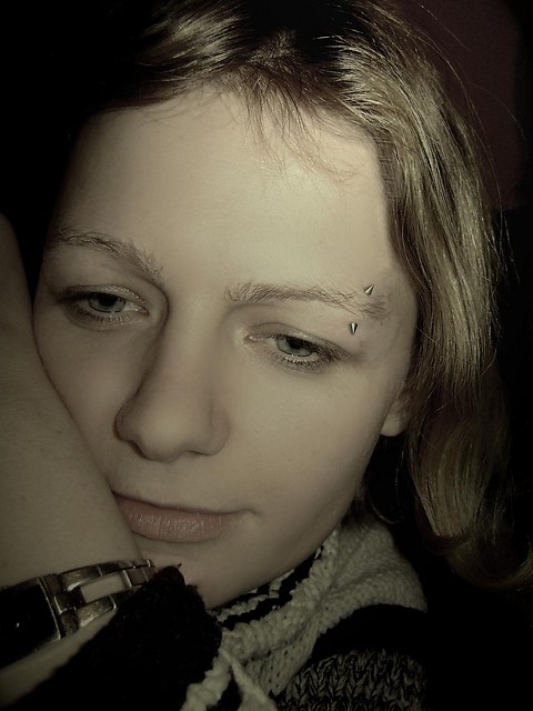 eyebrow