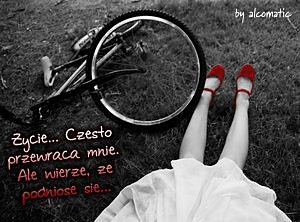 Lokowka zezarla mi wlosy...