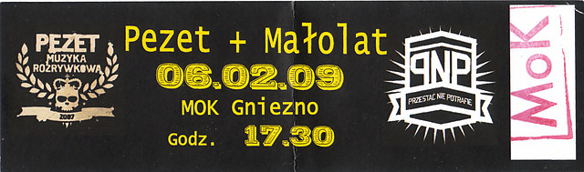 muzyka gra.
