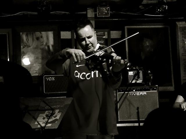 Nigel Kennedy.
