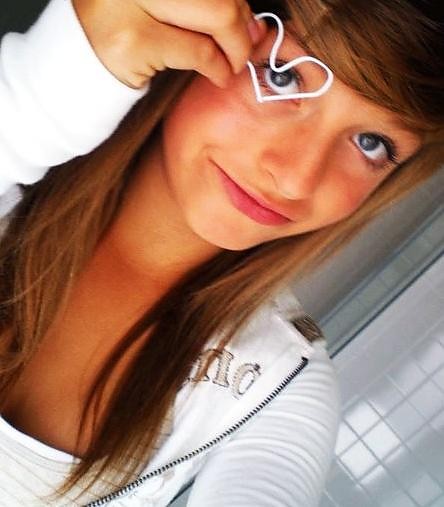 I ' m Lauren ; ]