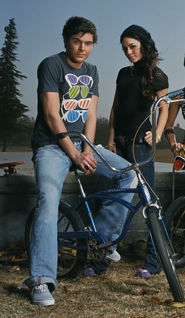 Zanessa:P:)