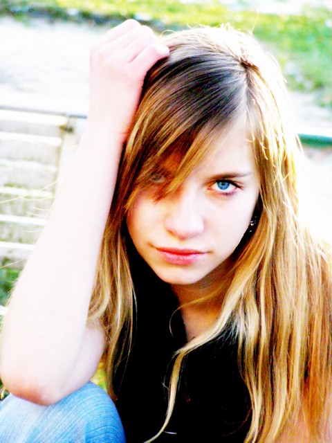 Stare.