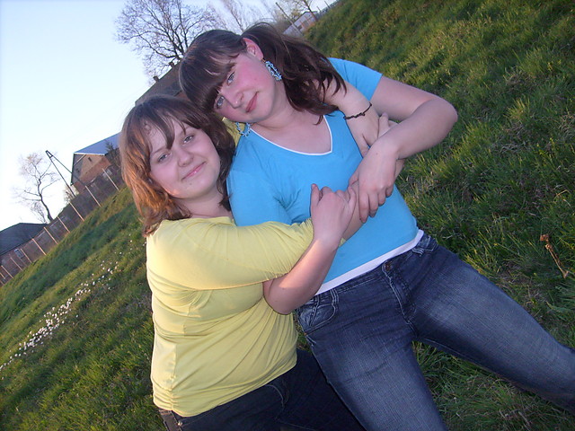 z Moni;*
