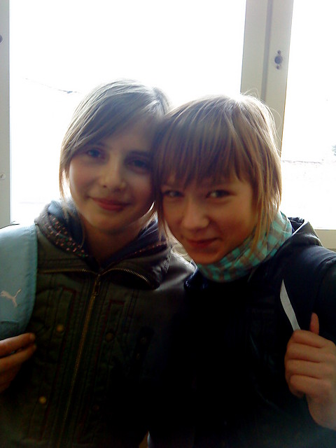 Dominika i Kinia;***