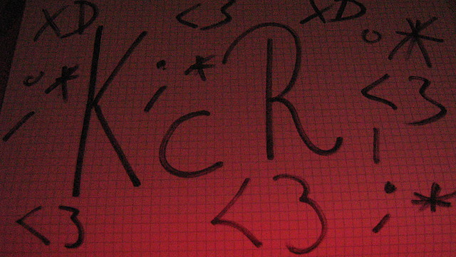 KcR ;*