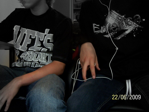 Chillllll, narazie przez ubrania