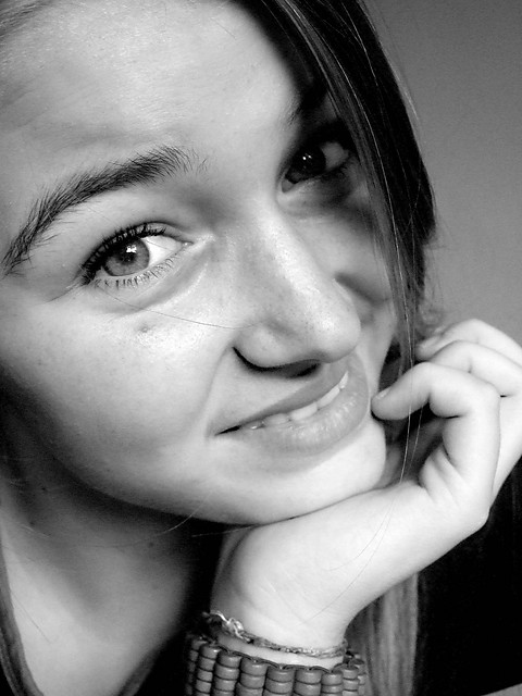 Stare.