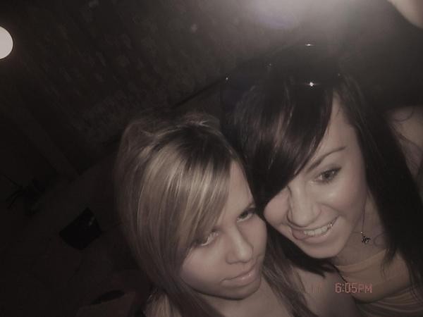z Nia;*