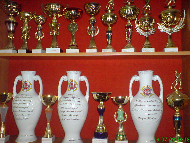 2 gablota pucharow osp st.stracz
