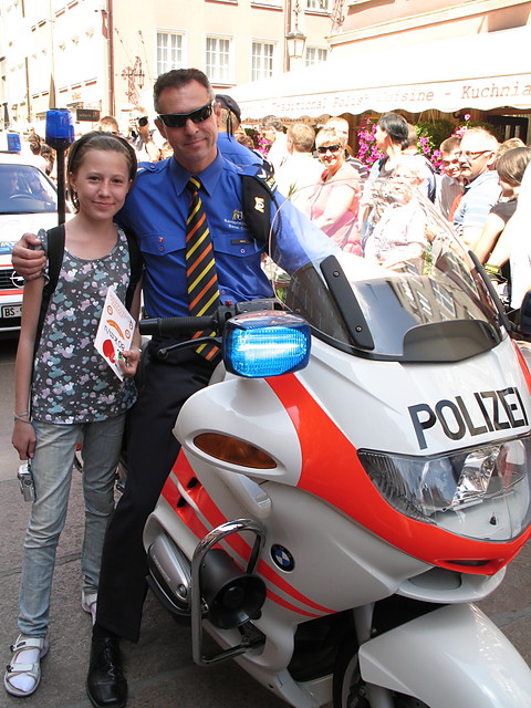 police..AAAA!! xD