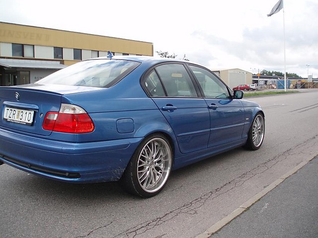 BMW330