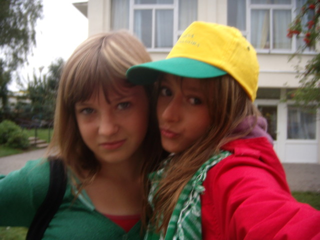 klauduu . ; *