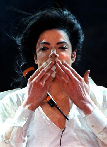 Mj...