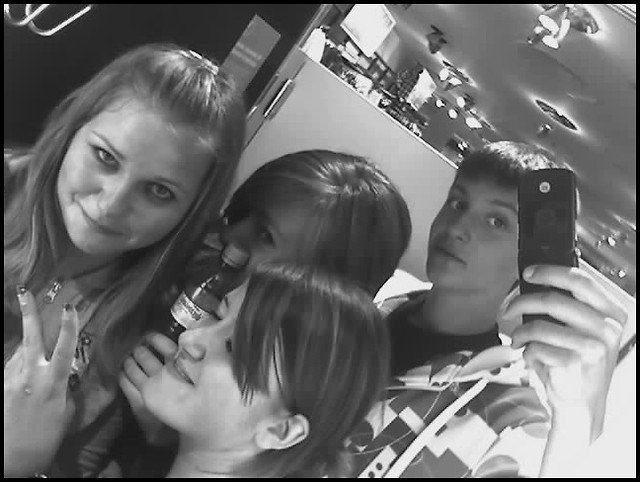   z nimi z galeri ! ;**