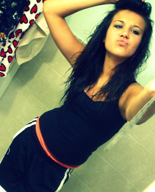 aniaaa [: