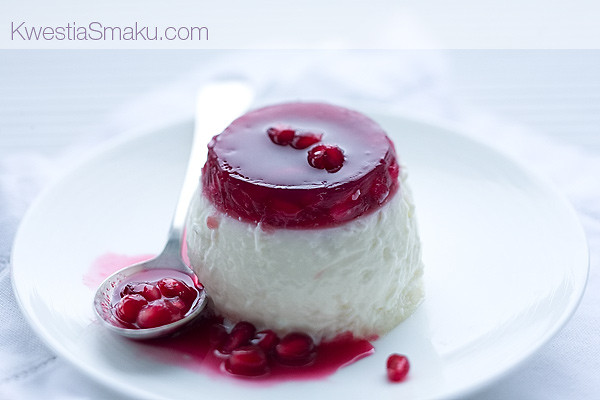 Panna Cotta Kokosowa z Granatem