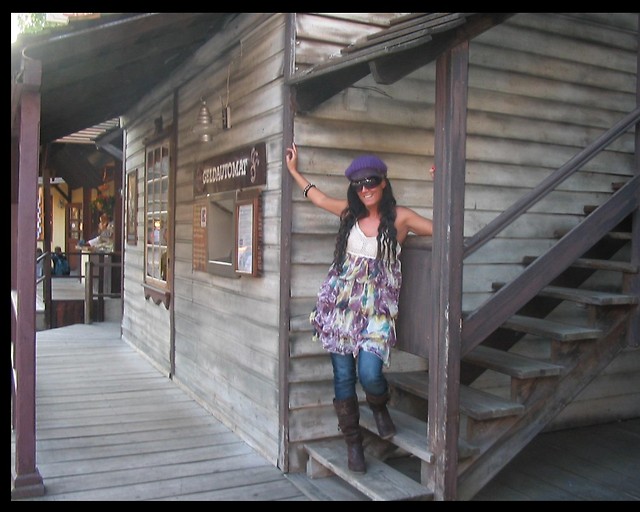 WESTERN:*