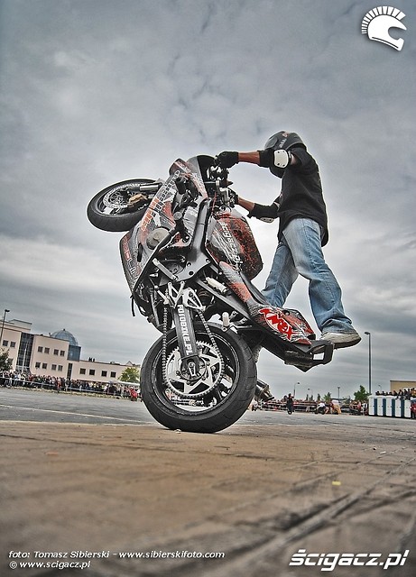 Wheelieholix
