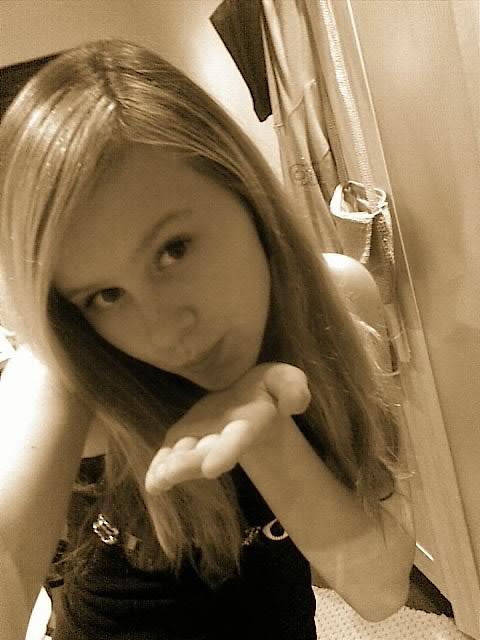 Kiisss :***
