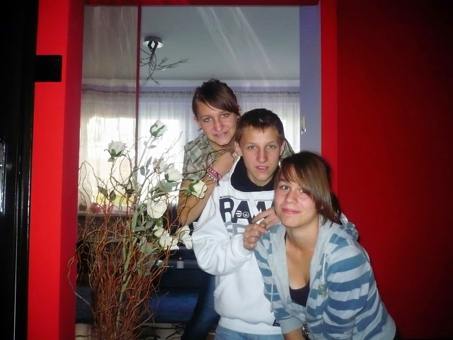 zWaa ! xd u Soni ;*