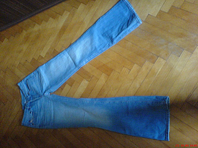 Jeansy DIESEL.