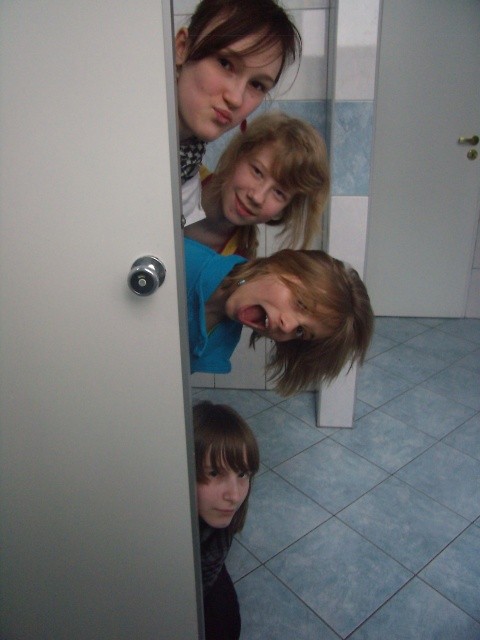 z tymi debilami ;P