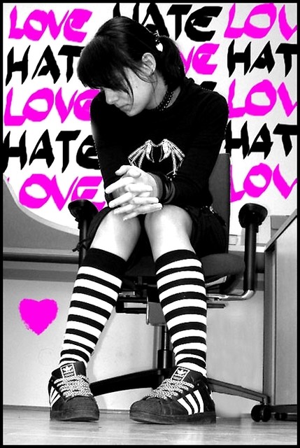 ` lOvee hatee . !