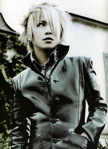 Ruki < 33