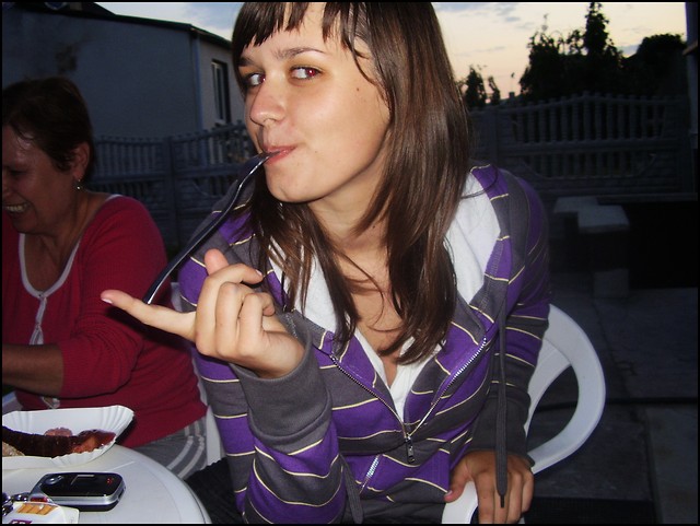 z widelcem.