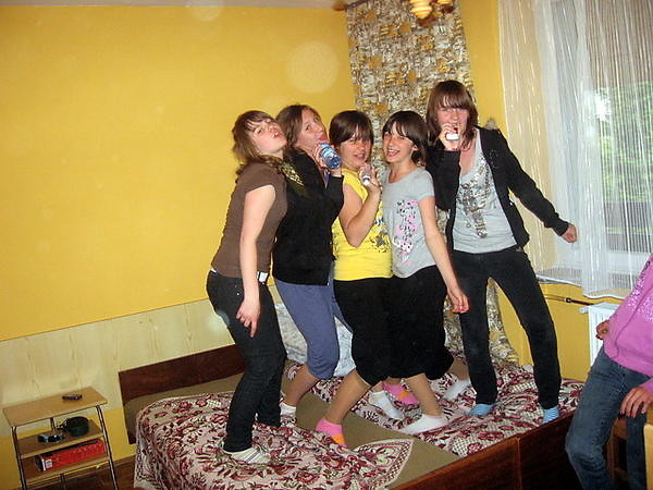 staree ; P