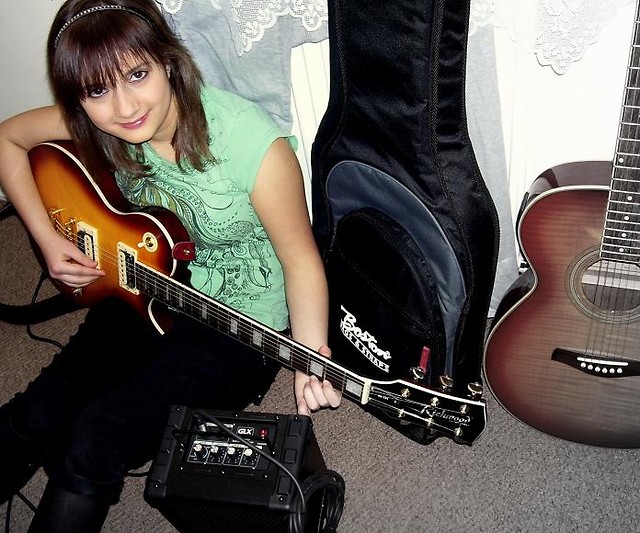 Z gitarami :]